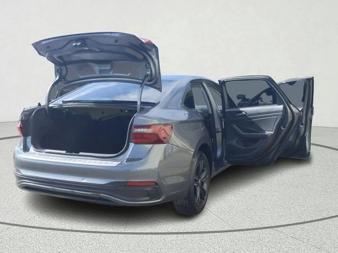 Used 2023 Volkswagen Jetta SE FWD image 13