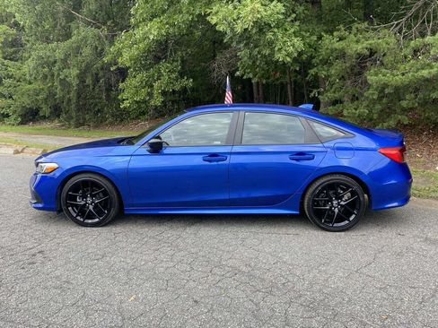 Used 2024 Honda Civic Sport image 2