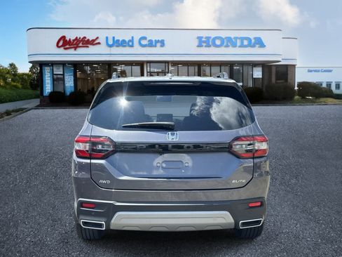 Used 2024 Honda Pilot Elite image 4