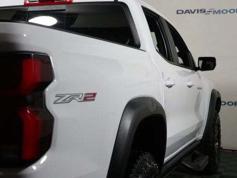 Used 2024 Chevrolet Colorado ZR2 w/ Safety Package AWD/4WD image 15