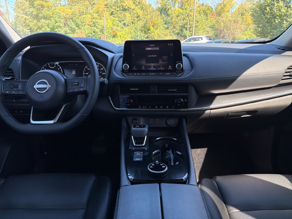 Used 2024 Nissan Rogue SV w/ SV Premium Package AWD/4WD image 12