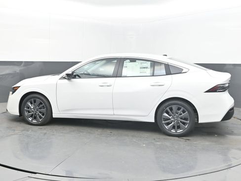New 2026 Nissan Sentra SL FWD image 5