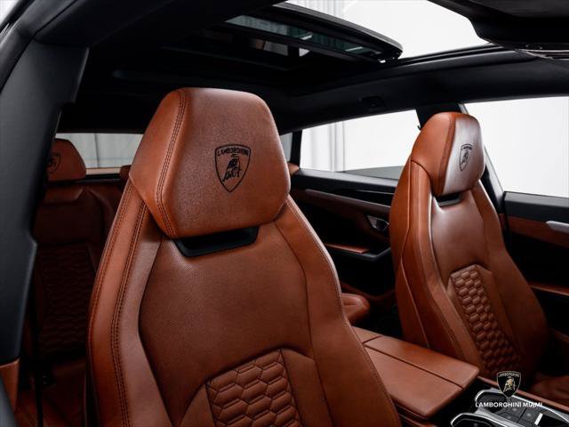 Used 2022 Lamborghini Urus AWD/4WD image 41