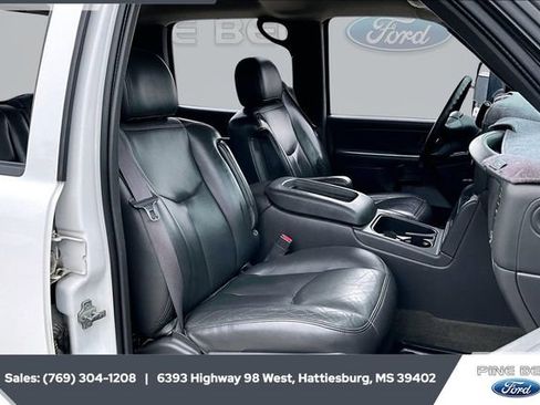 Used 2005 GMC Sierra 2500 SLT w/ Heavy-Duty Power Package image 6