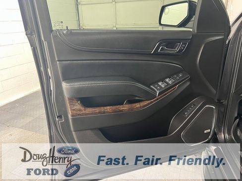 Used 2017 Chevrolet Suburban LT image 26