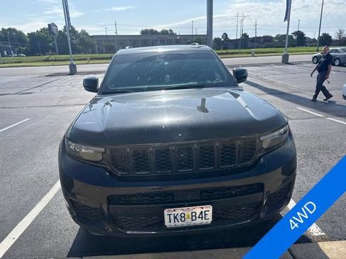 Used 2024 Jeep Grand Cherokee L Altitude AWD/4WD image 2