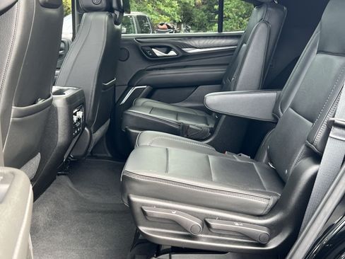 Used 2021 GMC Yukon Denali w/ Denali Premium Package AWD/4WD image 24