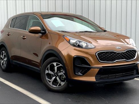 Used 2021 Kia Sportage LX image 2