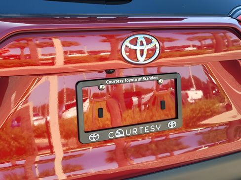 Certified 2022 Toyota RAV4 LE image 10