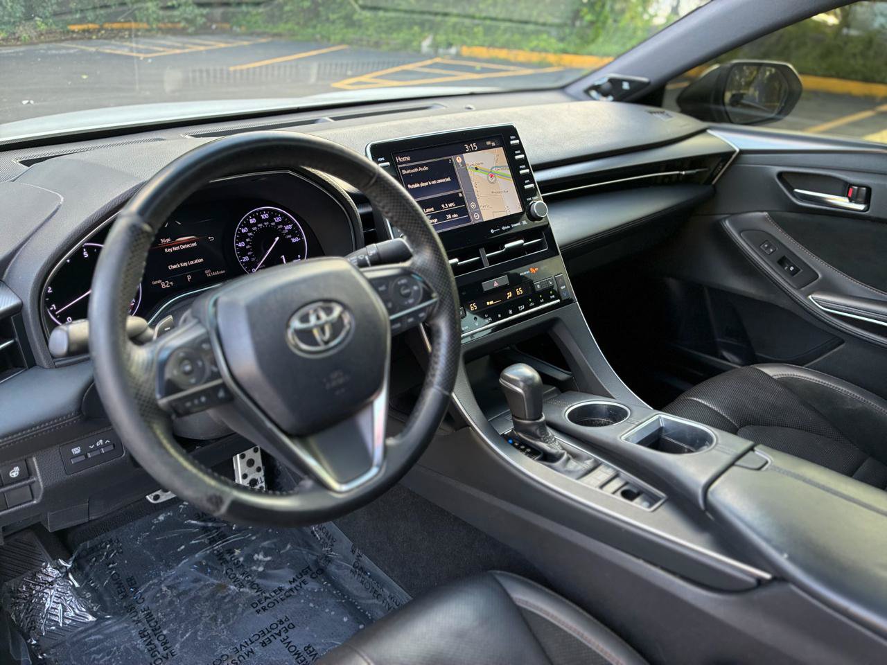 Used 2019 Toyota Avalon Touring FWD image 11