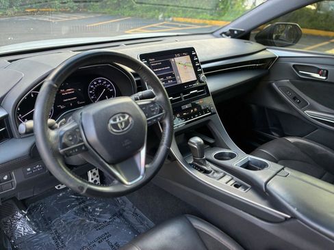 Used 2019 Toyota Avalon Touring FWD image 11