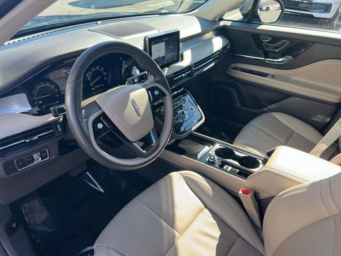 Certified 2022 Lincoln Corsair AWD w/ Premium Package image 9