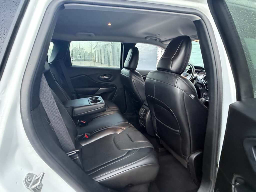 Used 2020 Jeep Cherokee Limited AWD/4WD image 15