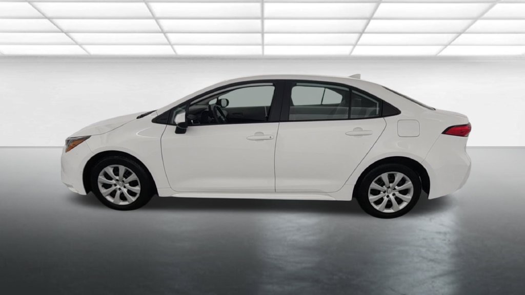 Used 2024 Toyota Corolla LE FWD image 3