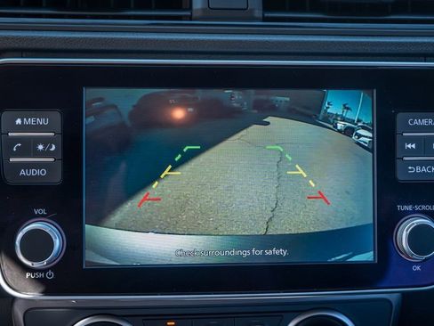 Used 2023 Nissan Leaf S image 25