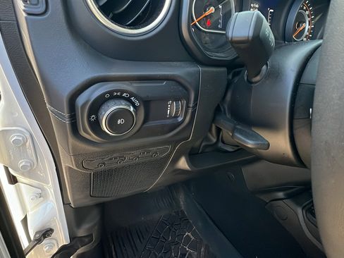 Certified 2024 Jeep Wrangler Sahara w/ Technology Group image 25