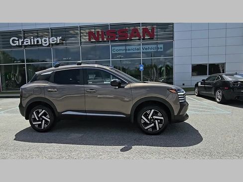 Used 2026 Nissan Kicks SV w/ Cold Weather Package FWD image 36