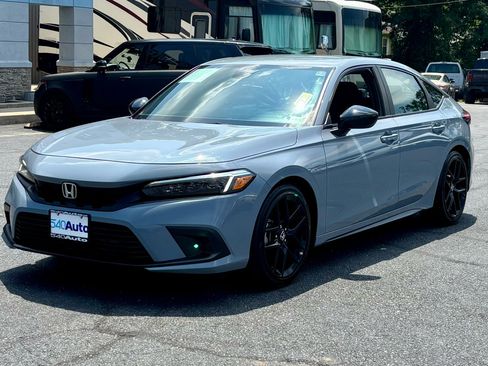 Used 2024 Honda Civic Sport image 2