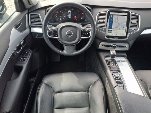 Used 2016 Volvo XC90 T5 Momentum image 11