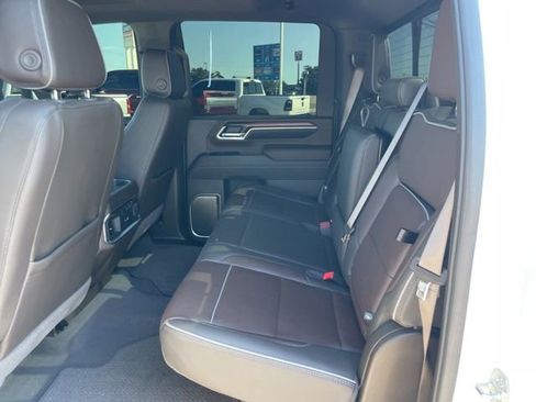 Used 2025 GMC Sierra 2500 Denali w/ Denali Reserve Package AWD/4WD image 25