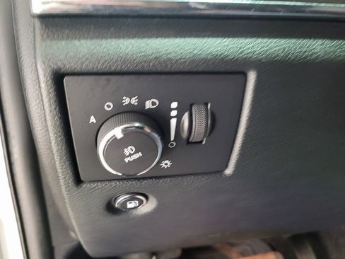 Used 2015 Jeep Grand Cherokee Limited image 48