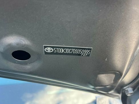 Used 2013 Toyota Sienna Limited w/ Premium Pkg image 49