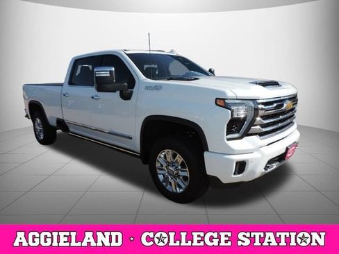 Certified 2024 Chevrolet Silverado 2500 High Country w/ High Country Premium Package AWD/4WD image 3