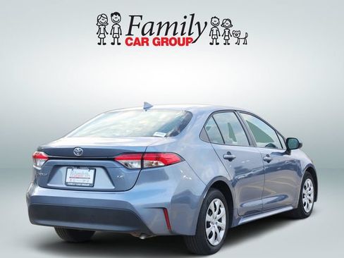 Used 2025 Toyota Corolla LE FWD image 4