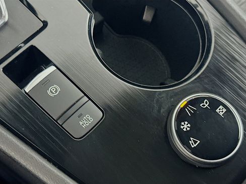 Used 2023 Nissan Rogue SV image 25