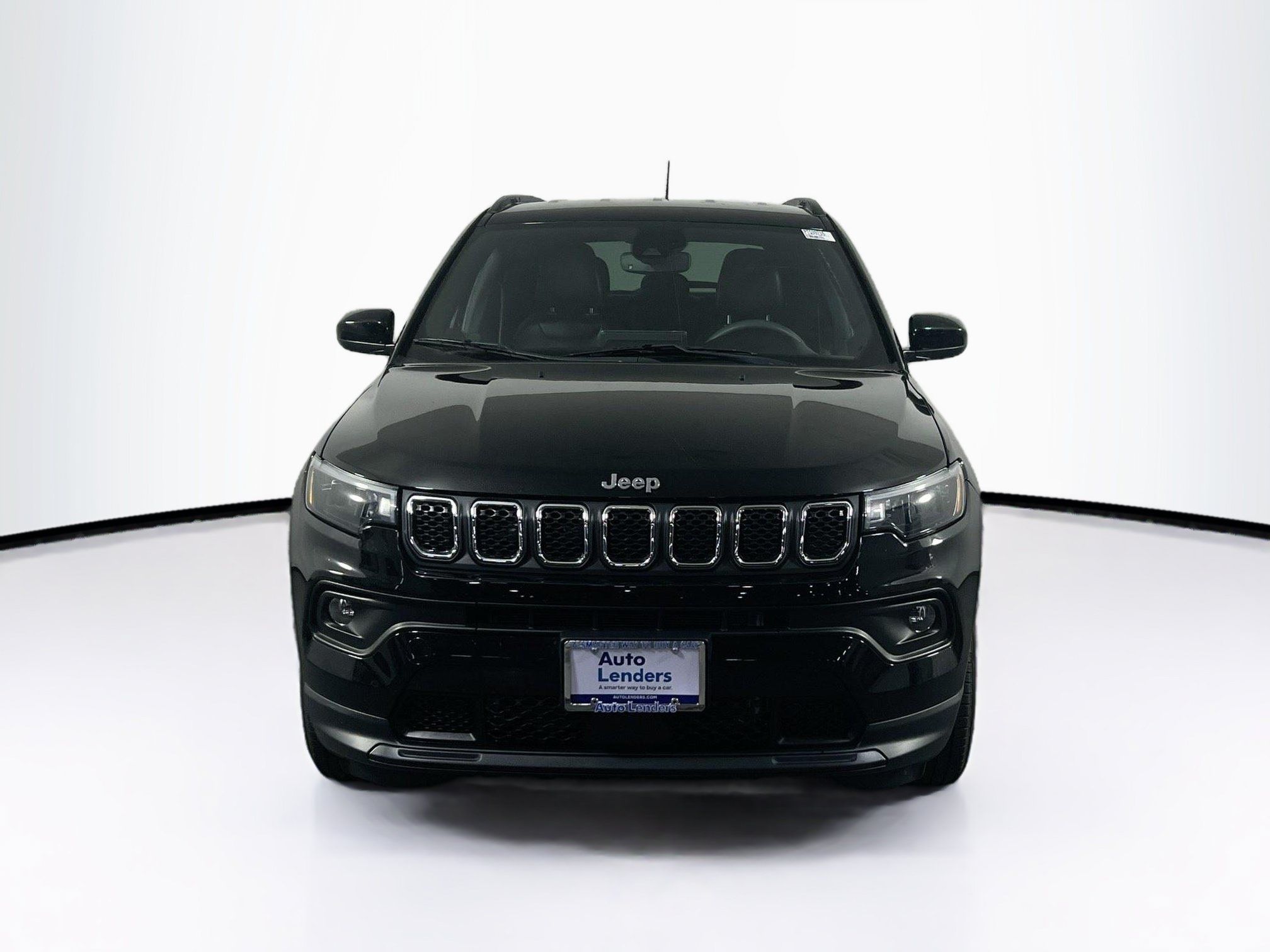 Used 2023 Jeep Compass Latitude w/ Convenience Group AWD/4WD image 2