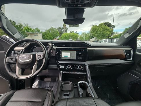 Used 2025 GMC Sierra 2500 Denali w/ Denali Reserve Package AWD/4WD image 27