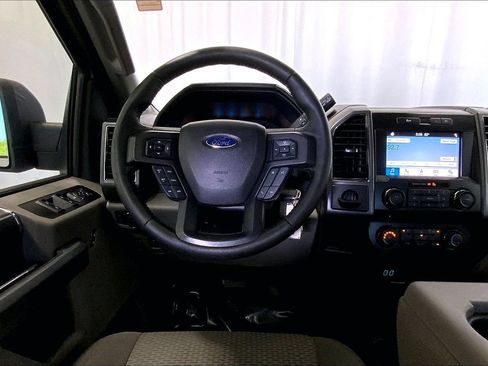 Used 2017 Ford F150 XLT w/ Equipment Group 302A Luxury RWD image 4