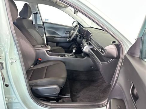 Used 2024 Hyundai Kona SE image 27