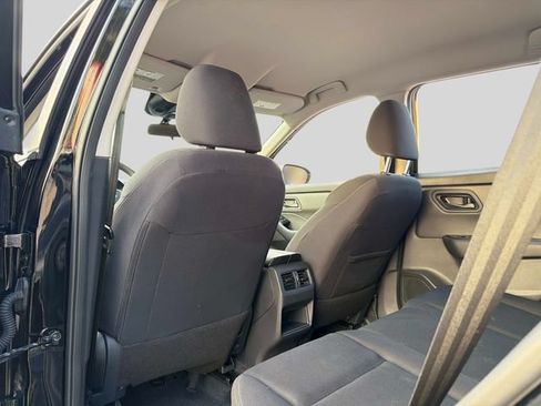 Used 2025 Nissan Rogue S AWD/4WD image 16