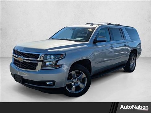 Used 2018 Chevrolet Suburban LT image 1