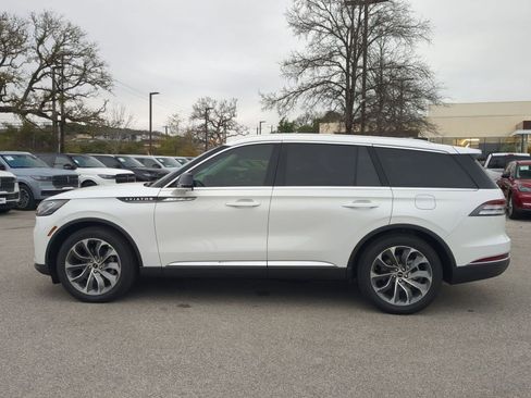 New 2026 Lincoln Aviator Premiere image 6