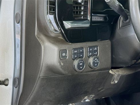 Used 2025 Chevrolet Silverado 3500 High Country AWD/4WD image 4