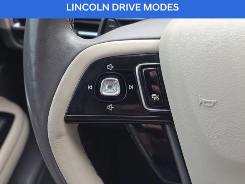 Used 2022 Lincoln Corsair Grand Touring w/ Elements Technology Bundle image 31