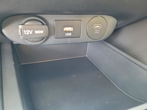 Used 2025 Hyundai Elantra Blue image 23