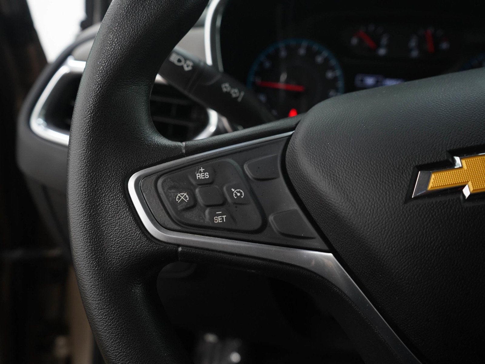 Used 2018 Chevrolet Equinox LS FWD image 24