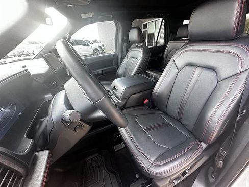 Used 2023 Ford Expedition Limited image 9