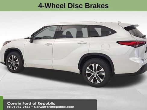 Used 2022 Toyota Highlander XLE image 5