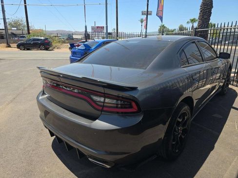 Used 2019 Dodge Charger SXT w/ Leather Interior Group RWD image 3