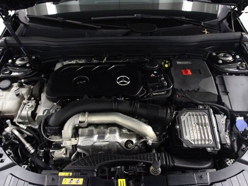 Certified 2025 Mercedes-Benz GLB 250 4MATIC image 12