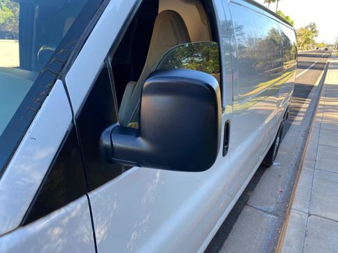 Used 2017 Chevrolet Express 3500 Extended image 30