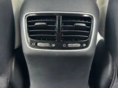 Used 2015 Kia K900 Luxury RWD image 50