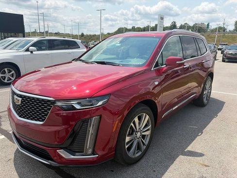 Used 2020 Cadillac XT6 Premium Luxury FWD image 2