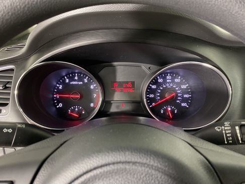 Used 2018 Kia Sedona L FWD image 19