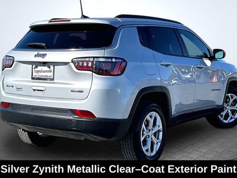 Used 2024 Jeep Compass Latitude AWD/4WD image 8