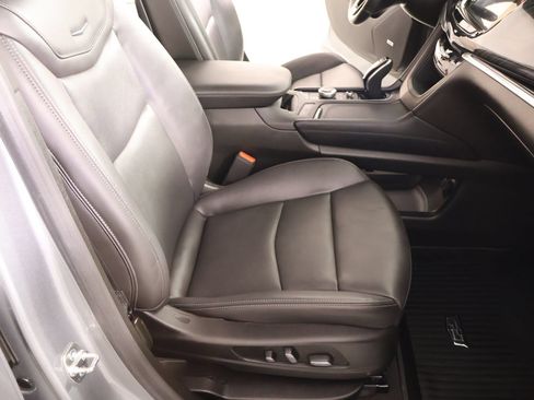 Used 2025 Cadillac XT6 Premium Luxury w/ Technology Package FWD image 14